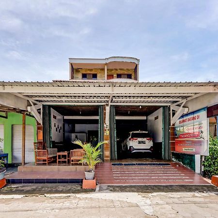 Oyo 90051 Guest House パラントゥリティス エクステリア 写真