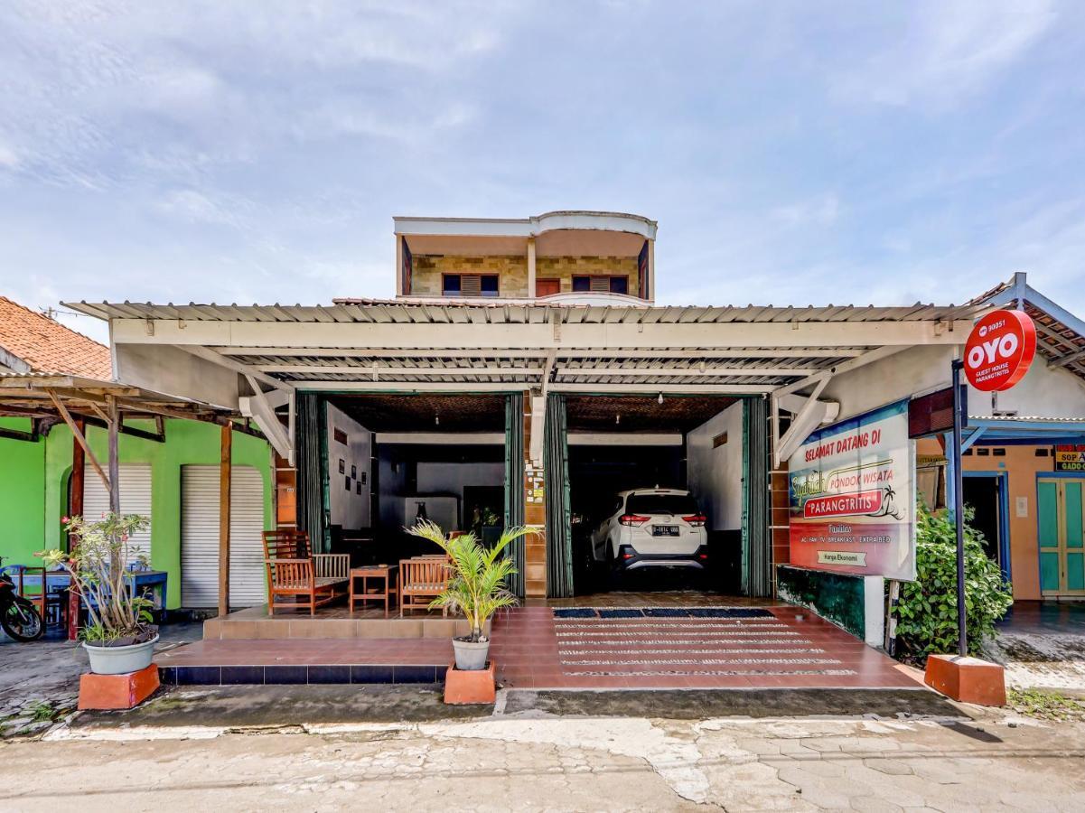 Oyo 90051 Guest House パラントゥリティス エクステリア 写真