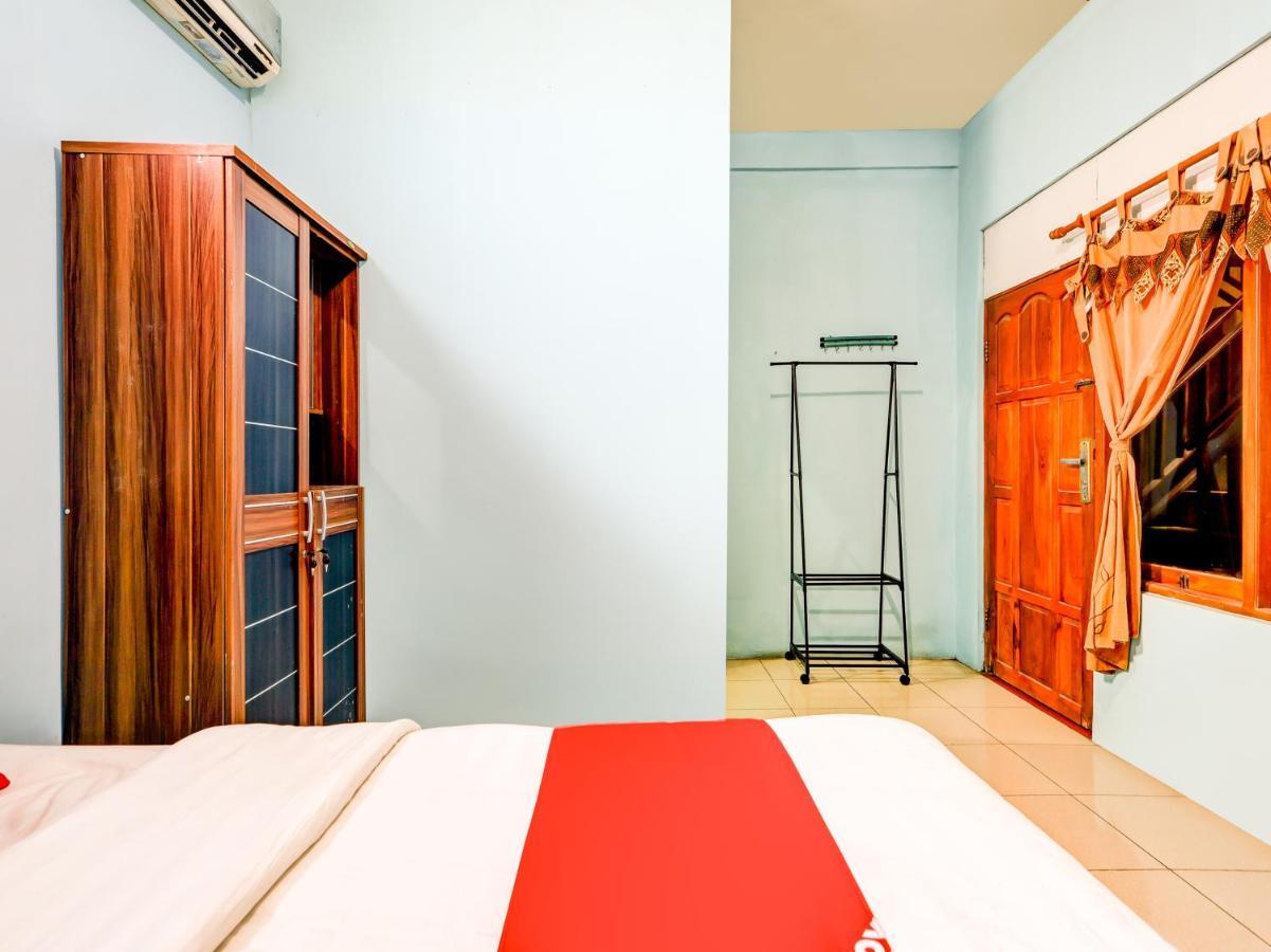 Oyo 90051 Guest House パラントゥリティス エクステリア 写真
